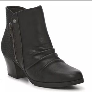 BareTraps Langley boots, NIB